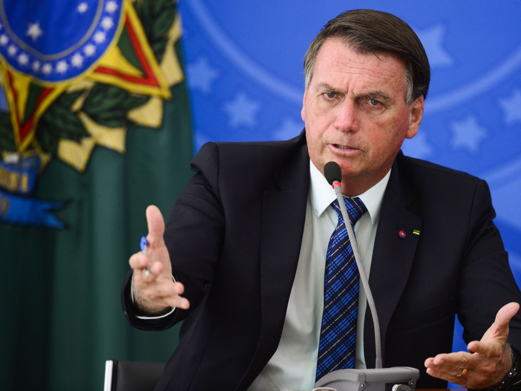 Bolsonaro diminui tom e diz que não teve intenção de agredir outros Poderes
